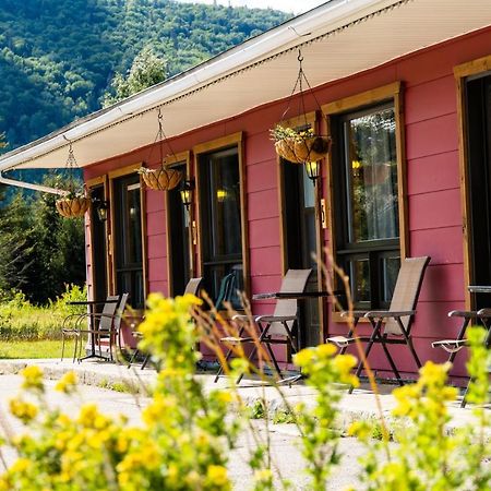 Auberge De Jeunesse Le Camp De Base ลองส์-แซ็ง-ฌ็อง ภายนอก รูปภาพ