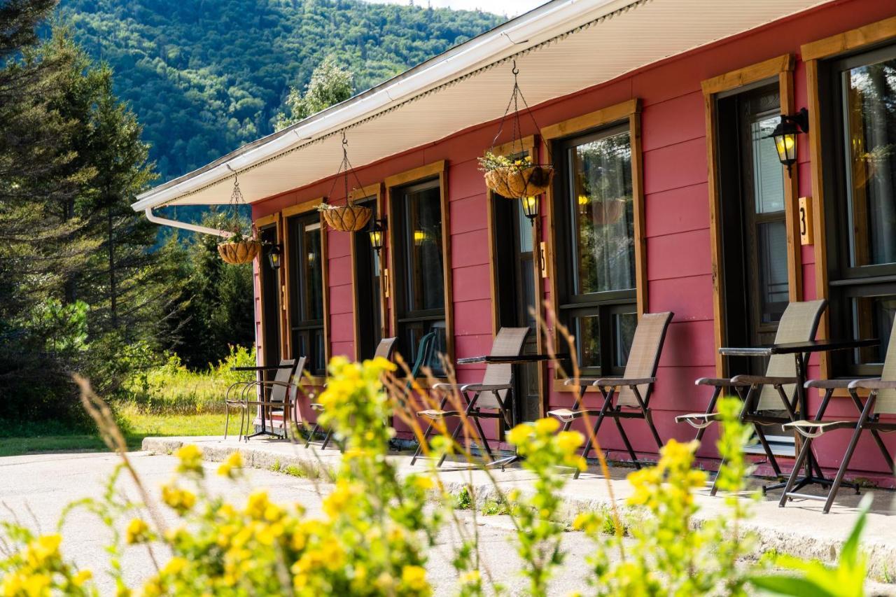 Auberge De Jeunesse Le Camp De Base ลองส์-แซ็ง-ฌ็อง ภายนอก รูปภาพ