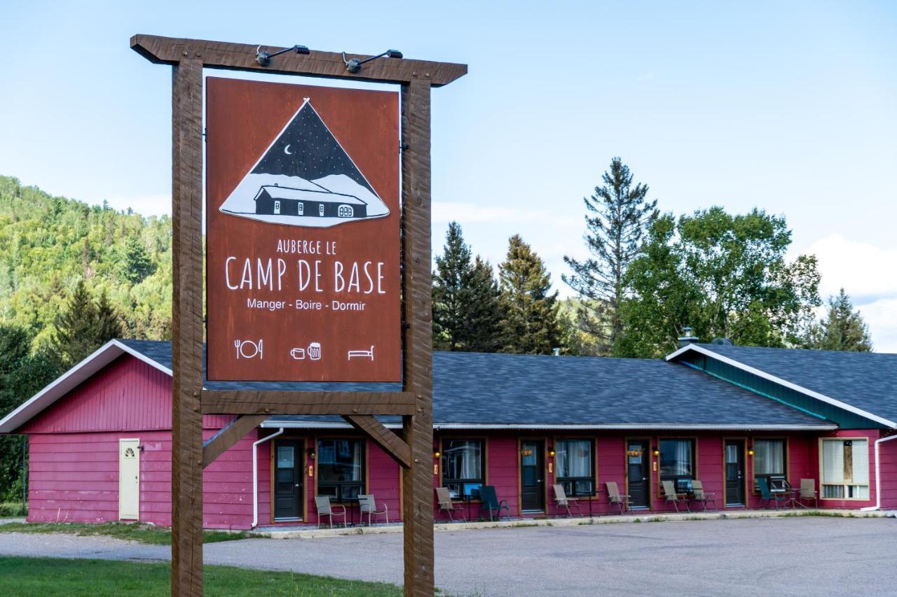 Auberge De Jeunesse Le Camp De Base ลองส์-แซ็ง-ฌ็อง ภายนอก รูปภาพ